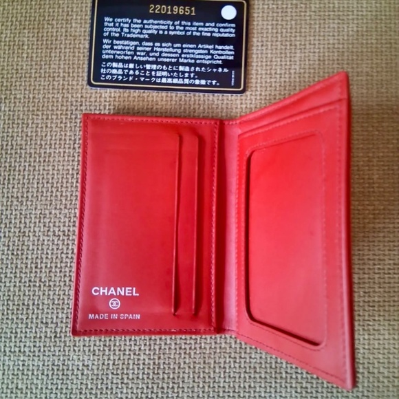 Red Chanel Card Holder - Picture 2 of 3
